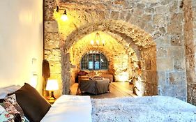 Unique Crusader Apartment In Old Acre